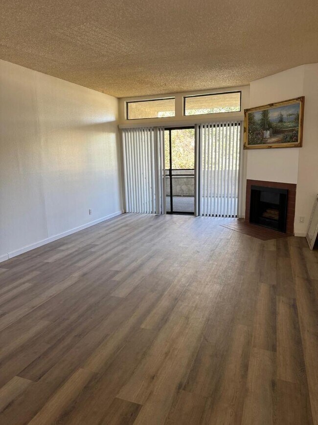 Building Photo - 729 S Hobart Blvd