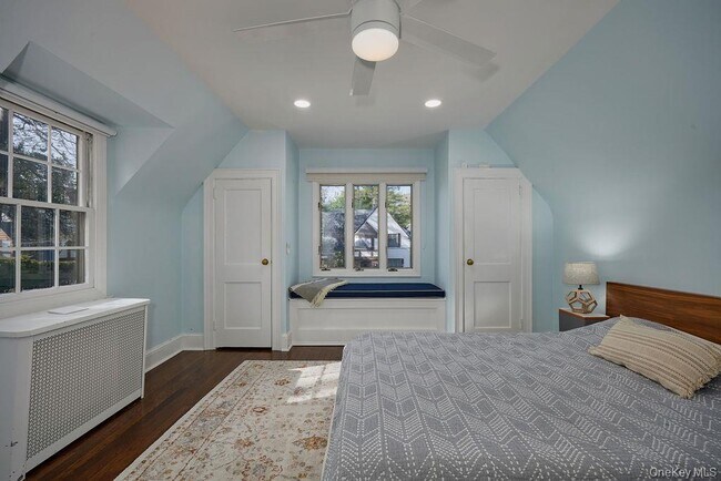 Building Photo - 4 Glenwolde Park