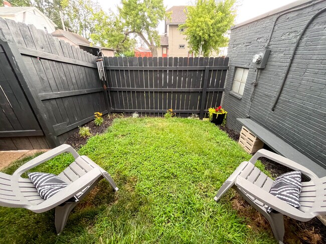 Small fenced and private back yard. - 2802 Linden Ave