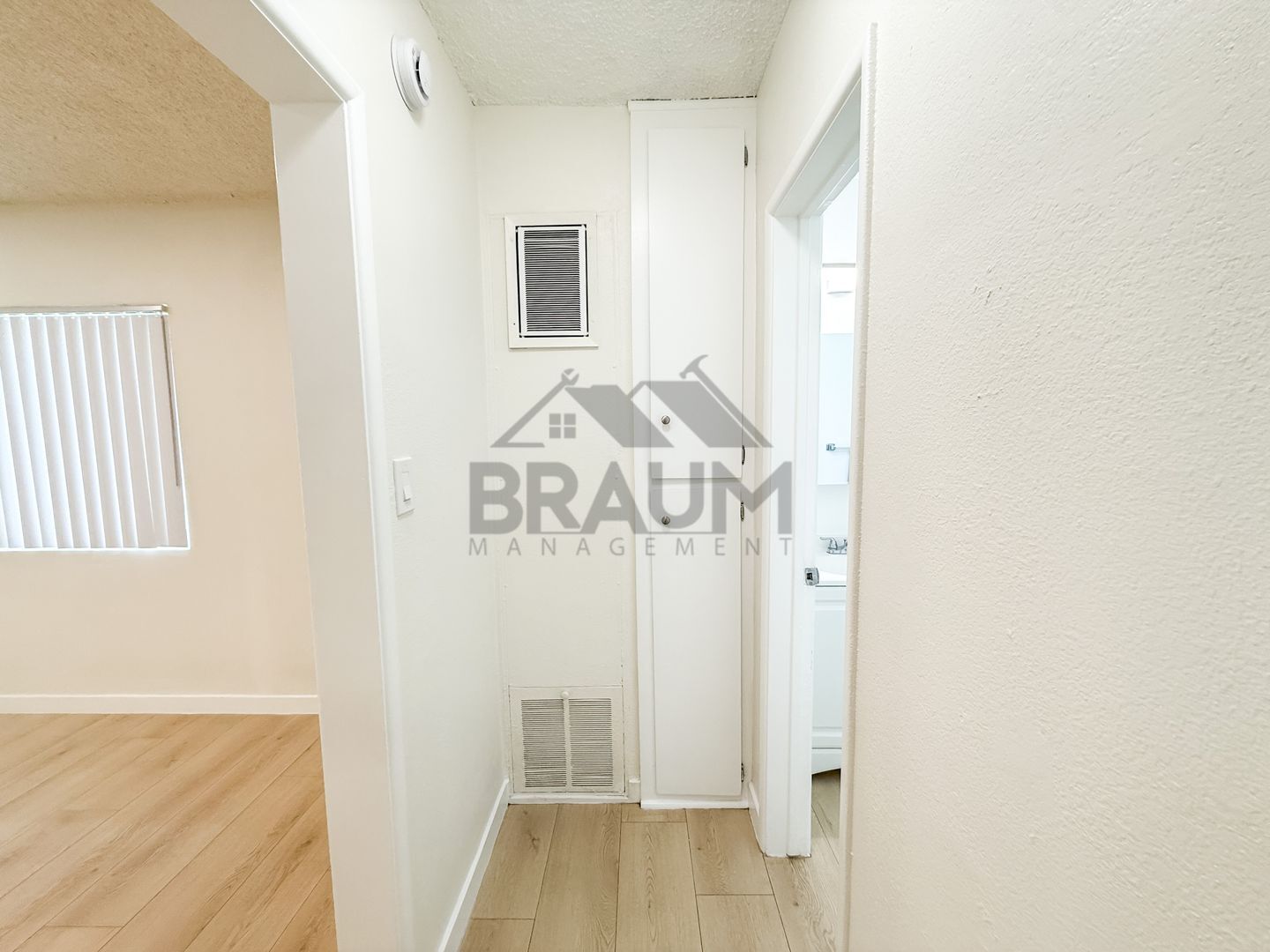 Building Photo - 6336 Tujunga Ave