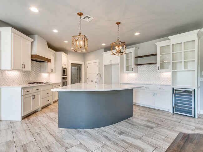 Building Photo - 5 Bedrooms + 3 Baths + Piedmont Schools