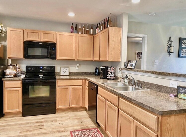 Building Photo - 118 Feverbush Dr