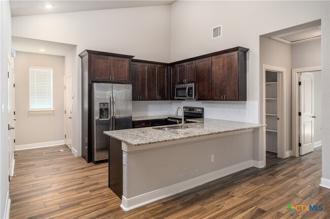 Building Photo - 3067 View Ridge Dr