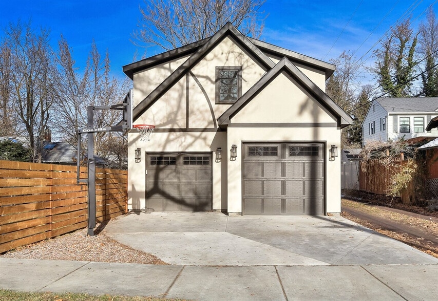 Building Photo - 902 N 21st St