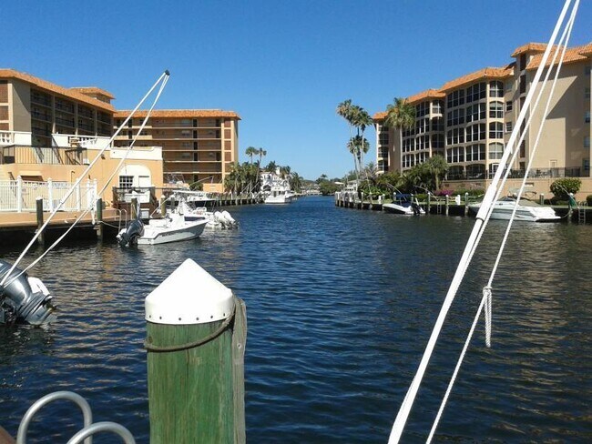 Building Photo - 2871 N Ocean Blvd