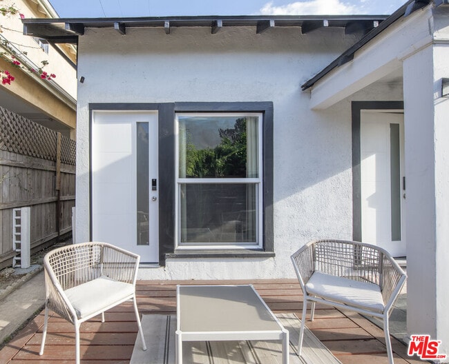 Building Photo - 4616 Rosewood Ave