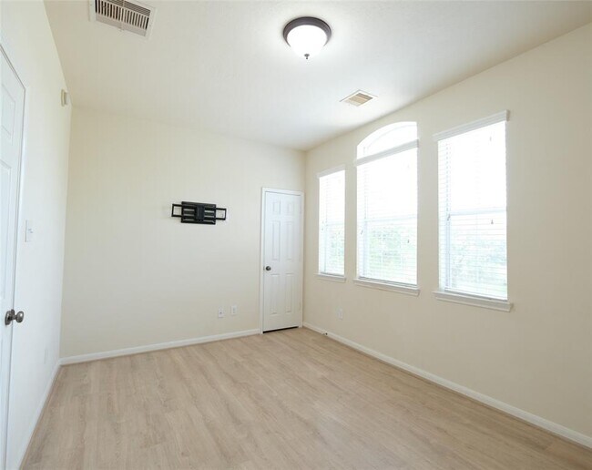 Building Photo - 12802 Flat Creek Dr