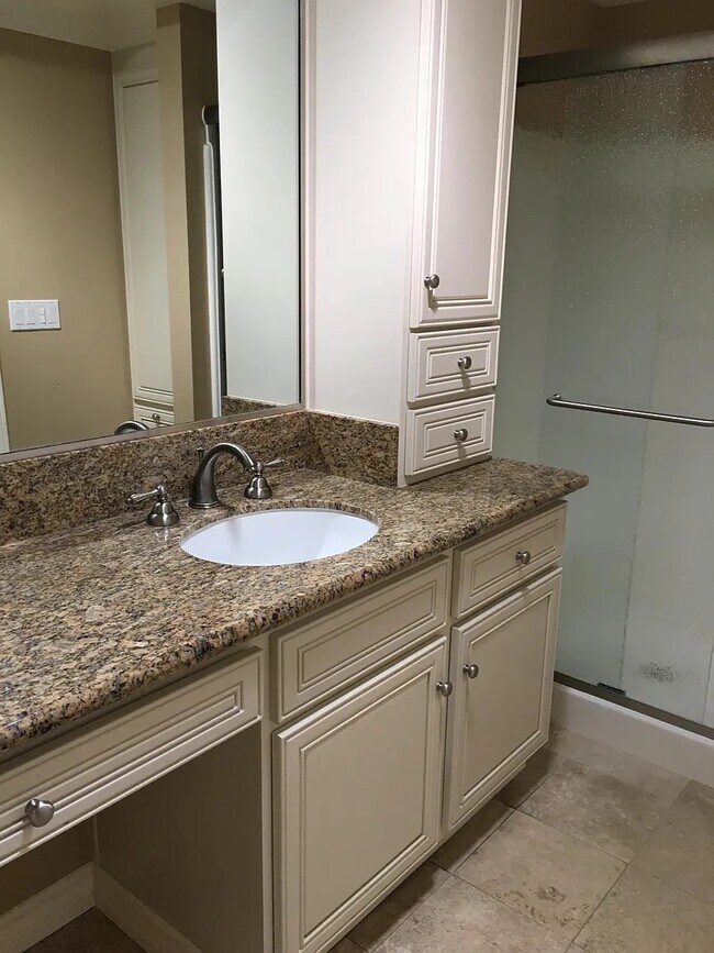 Building Photo - 126 E Arthur Ave