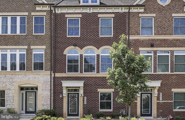 Building Photo - 20649 Duxbury Terrace