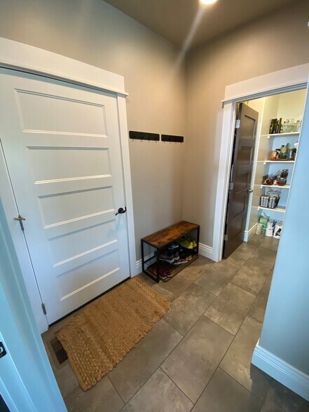 Building Photo - 3319 S 26th Ave