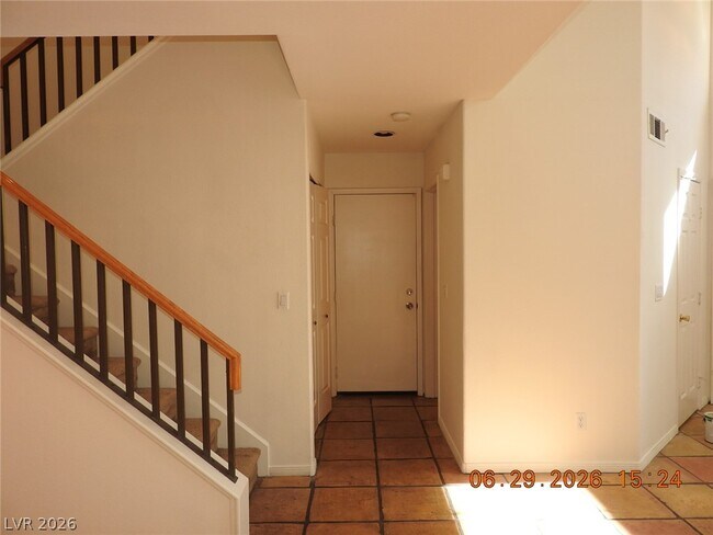 Building Photo - 742 Endicott Ct