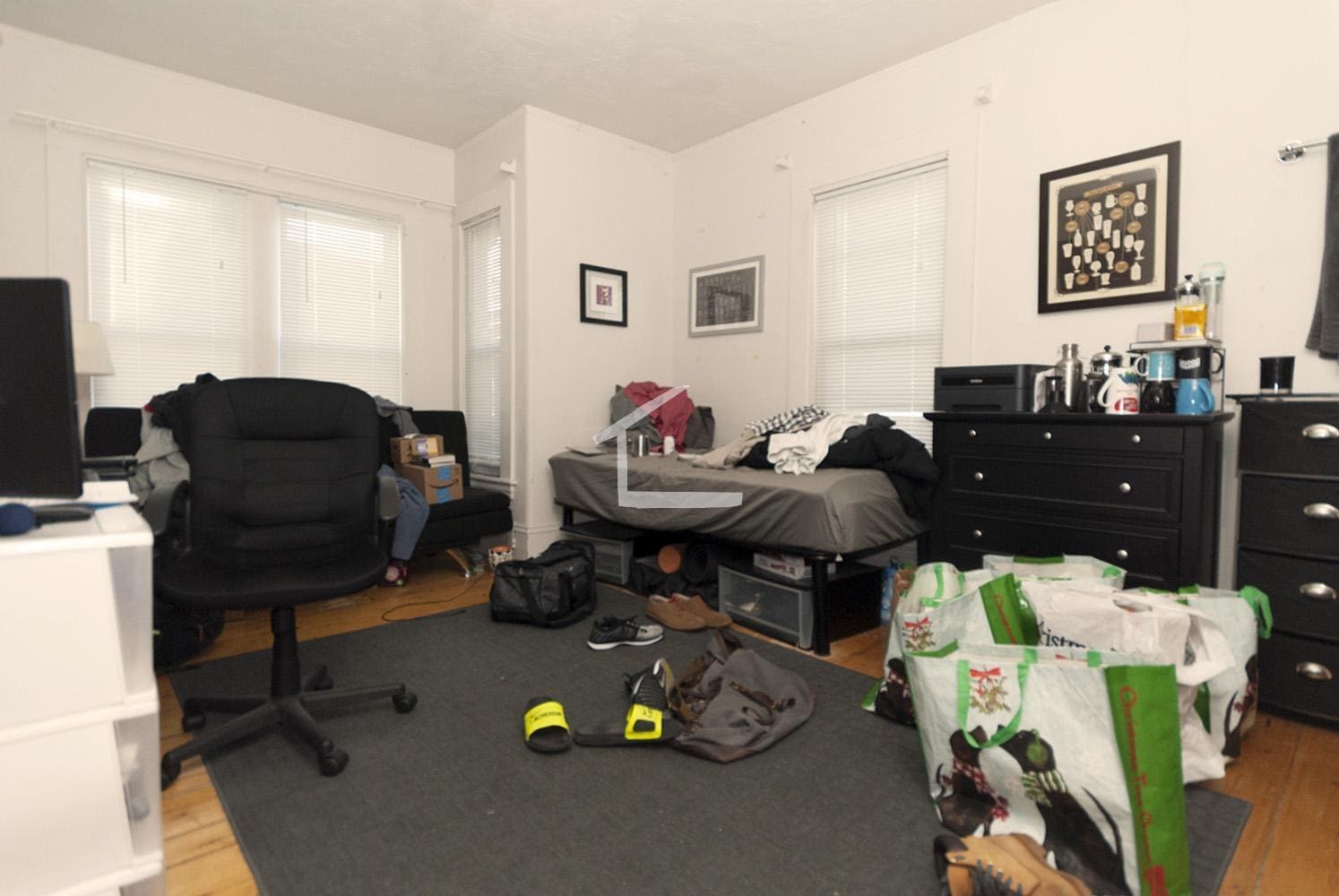 Building Photo - 86 Linden St