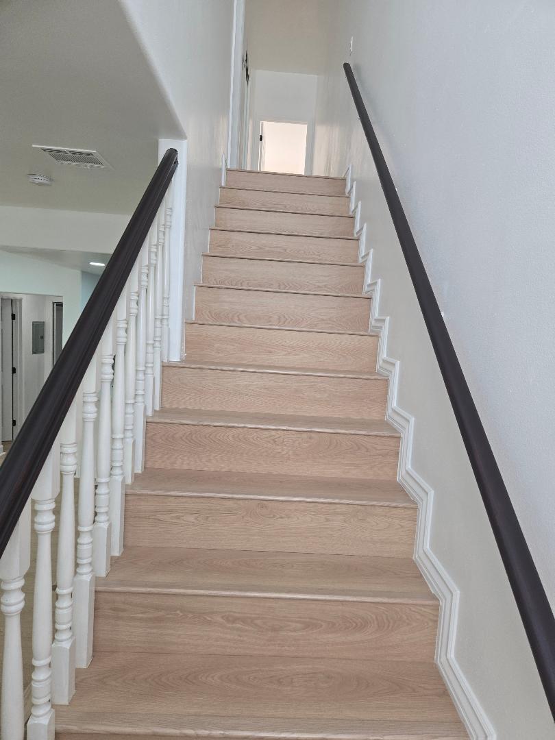 Building Photo - 418 E Hardy St