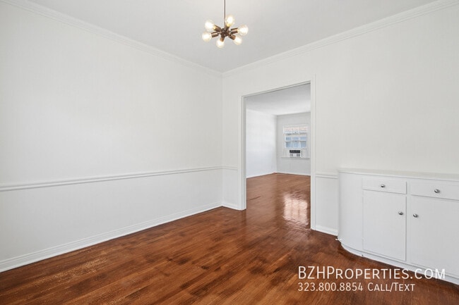 Building Photo - 1047 1/2 S Holt Ave-