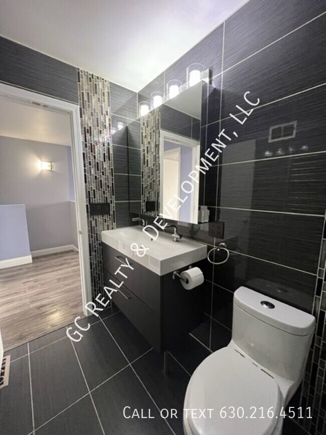 Building Photo - ***HIGHPOINT COMMUNITY / GORGEOUS UPDATED ...