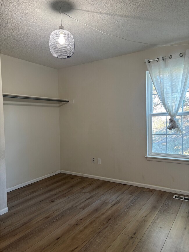 Building Photo - 22 Amesbury St