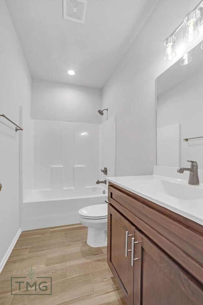 Building Photo - Owasso Dream Home! New Construction! Encla...