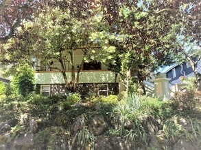 Building Photo - 5833 Woodlawn Ave N
