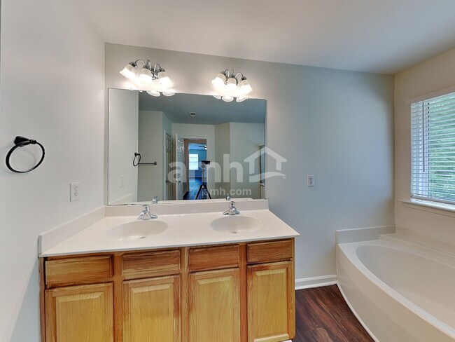 Building Photo - 8836 Driftwood Commons Ct
