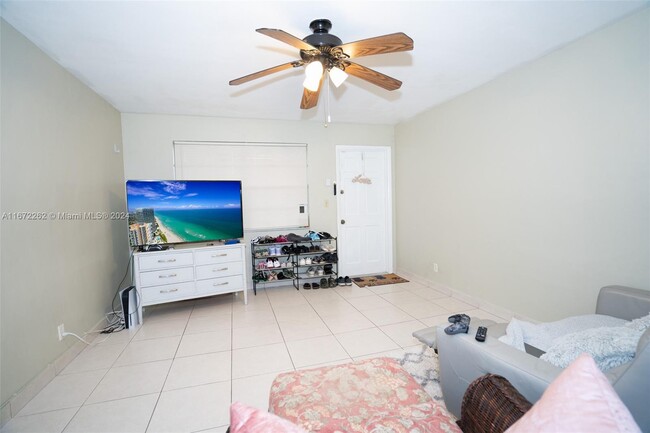 Building Photo - 5270 SW 90th Way
