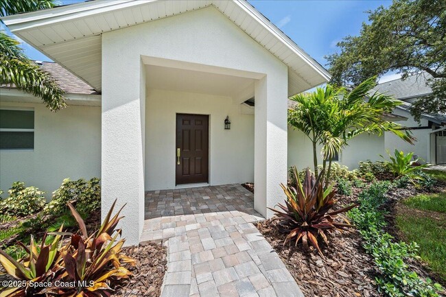 Building Photo - 2060 Newfound Harbor Dr