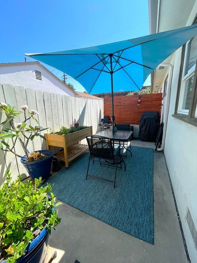 Building Photo - Charming Studio with Private Outdoor Space in Quiet Del Cerro Neighborhood