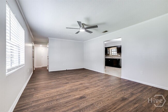 Building Photo - 119 E Whatley St