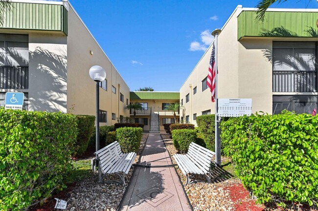 Primary Photo - 15217 Lakes of Delray Blvd