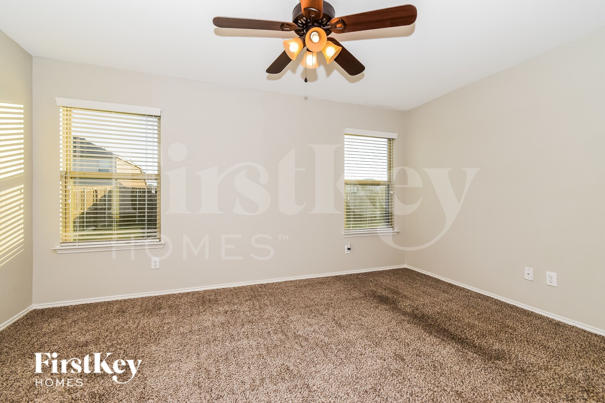 Building Photo - 513 Azalea Dr