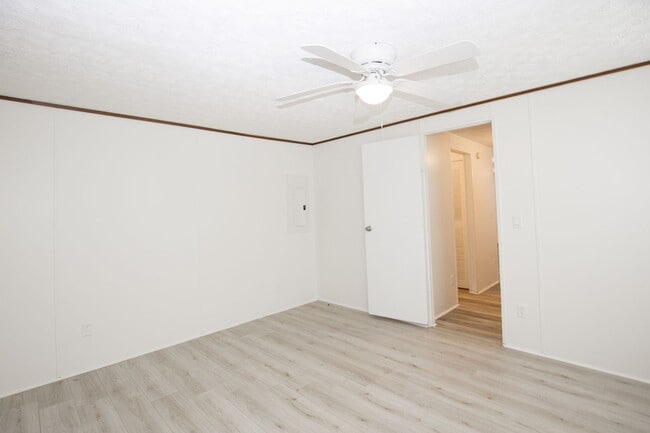 Building Photo - Charming Renovated 2-Bedroom, 2-Bath Home ...