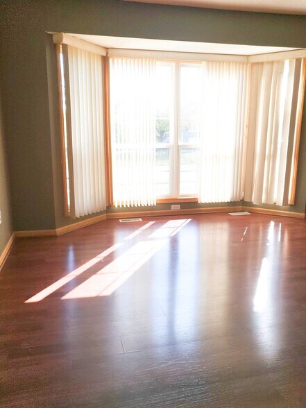 Building Photo - 5657 Sugarberry Dr SE