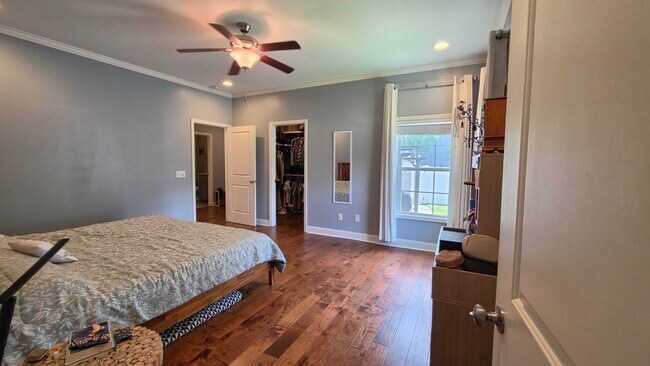 Building Photo - 3120 Mayflower Ln