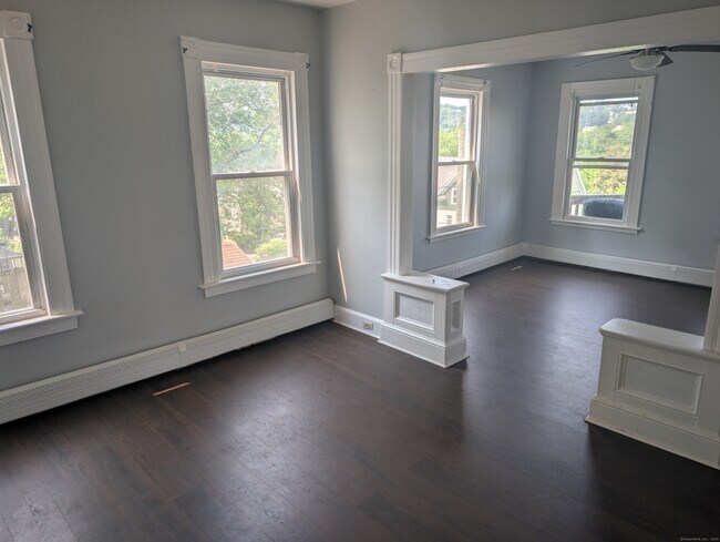 Building Photo - 83 Lounsbury Ave