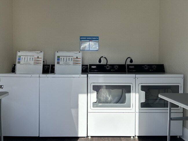 Building Photo - 808 13th St N