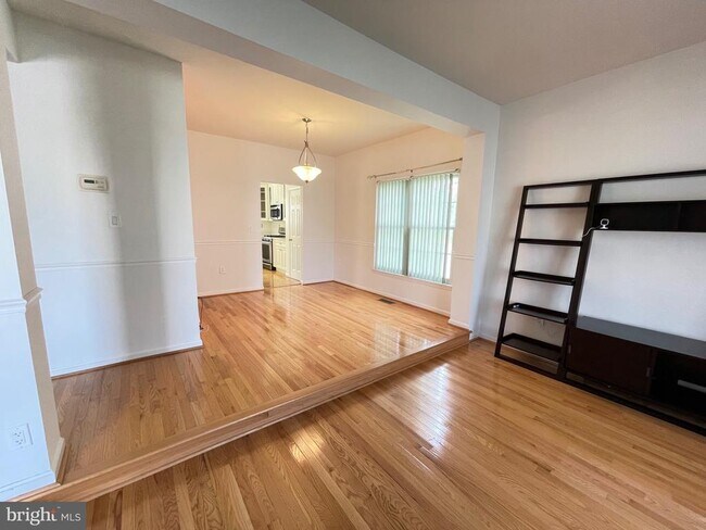 Building Photo - 11222 Bel Aire Ct