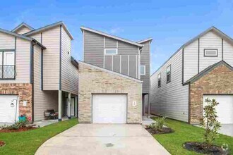 Building Photo - 15325 Estrella Rd E