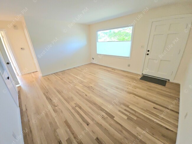 Building Photo - 7037 N Monteith Ave