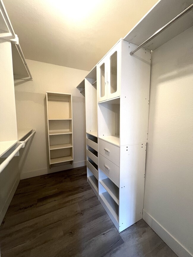 Building Photo - 3000 Chautauqua Ave