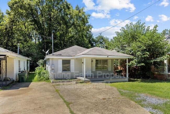 Building Photo - 1134 Oak St