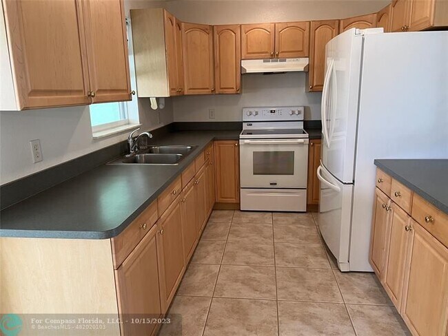 Building Photo - 1051 SW 85th Way