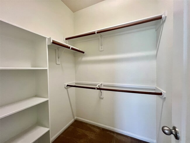 Building Photo - 25307 Holton Ridge Dr