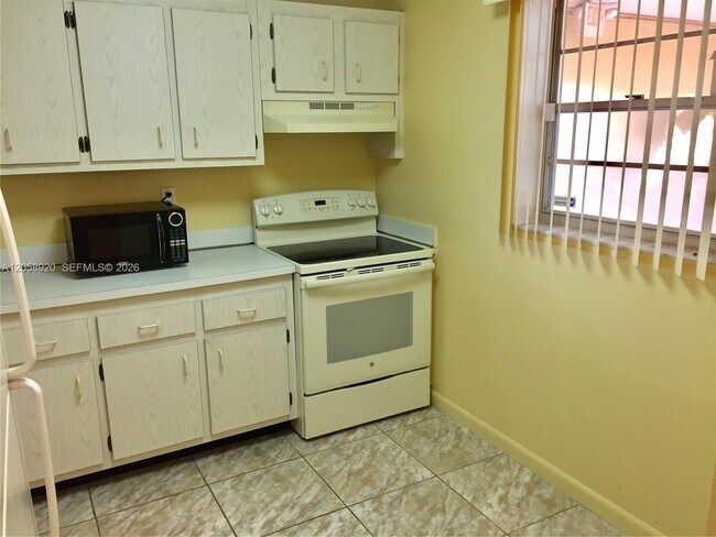 Building Photo - 7720 Camino Real