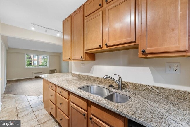 Building Photo - 4402 N Pershing Dr