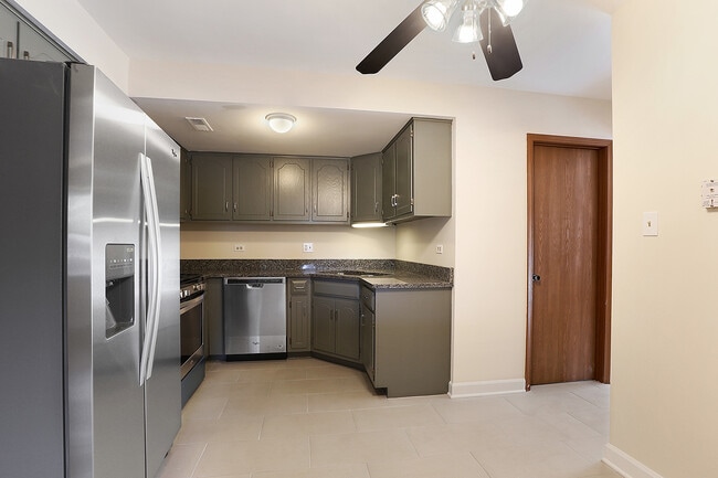 Building Photo - 15537 Whitehall Ln
