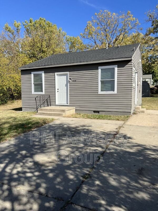 Building Photo - 2618 SE Adams St