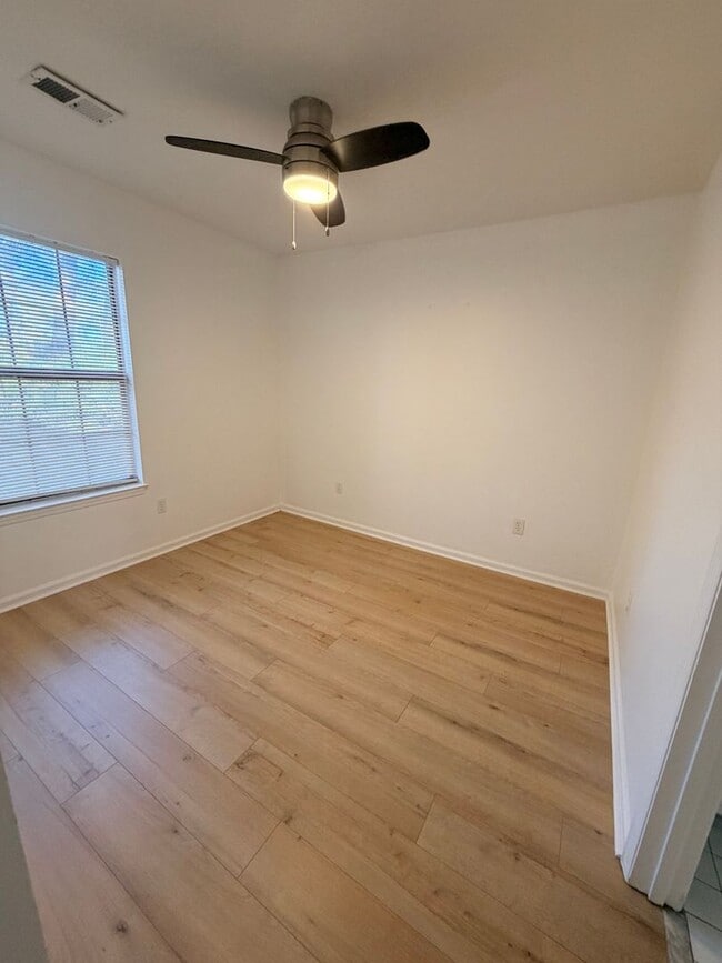 Building Photo - Cozy Wisteria Court