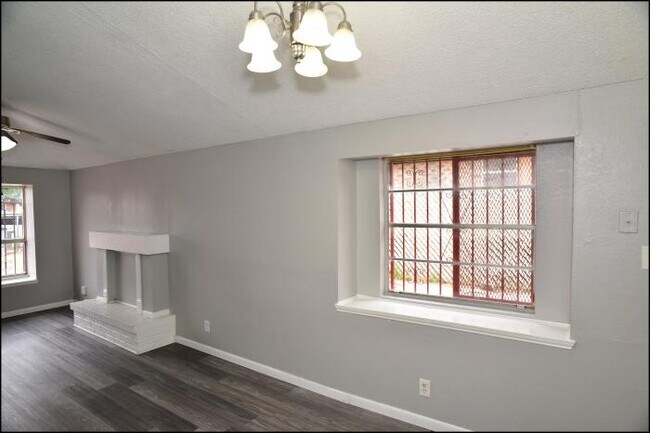 Building Photo - 2 bedroom in El Paso TX 79907