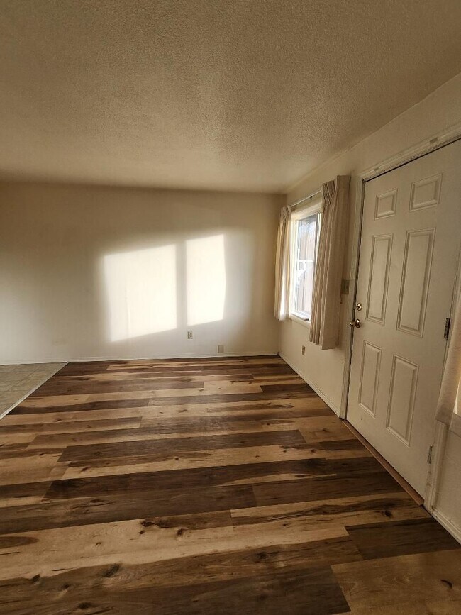 Building Photo - 1890 Kalmia St