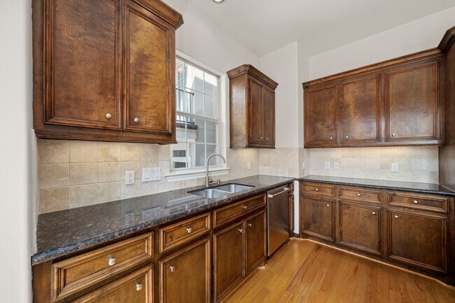 Building Photo - 1726 Stacy Falls