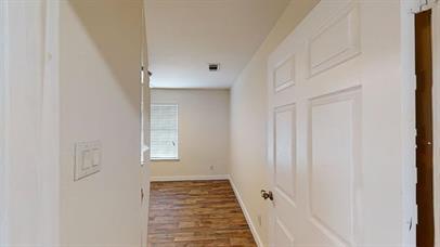 Building Photo - 201 Kristi Ln